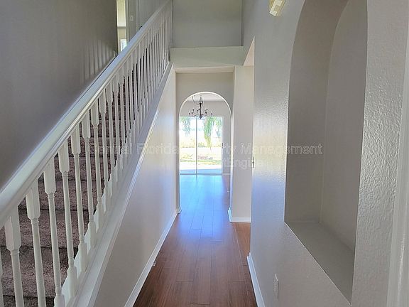 3rd image of 4963 Fiske Cir
