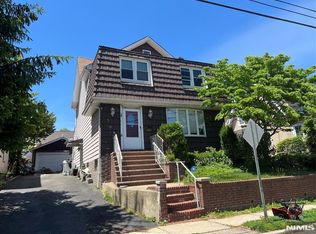 709 Kingsland Ave, Ridgefield, NJ 07657