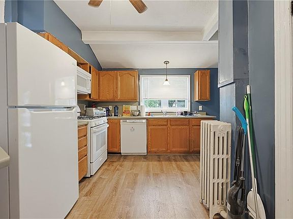 4th image of 85 Hughes Ave