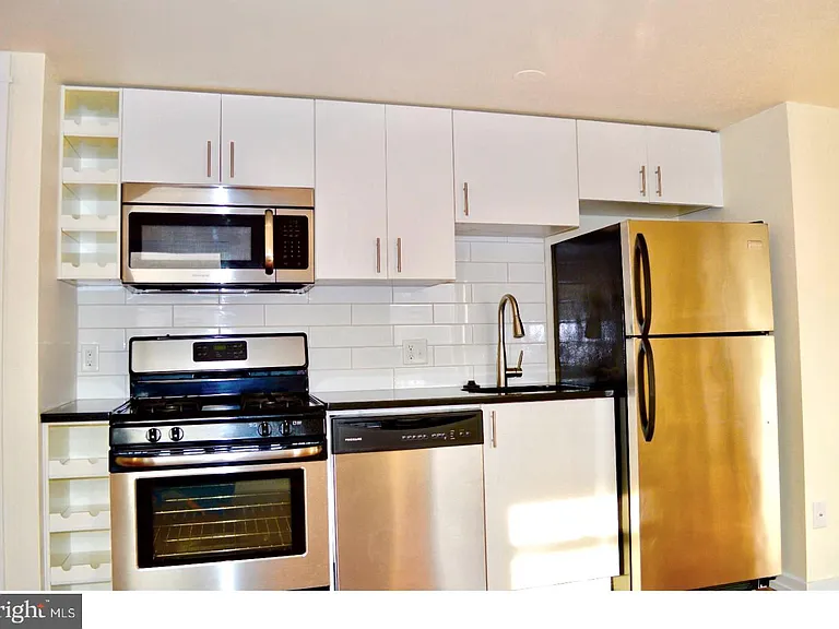 415 S Broad St #2R — Photo 3