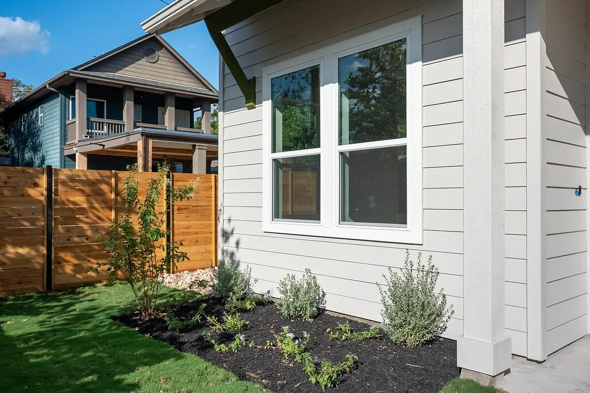 3 bed, 2.0 bath, 1496 sqft, $3,500 — Photo 3