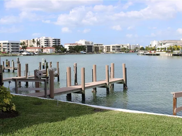 333 Harbour DR #109, NAPLES, FL 34103