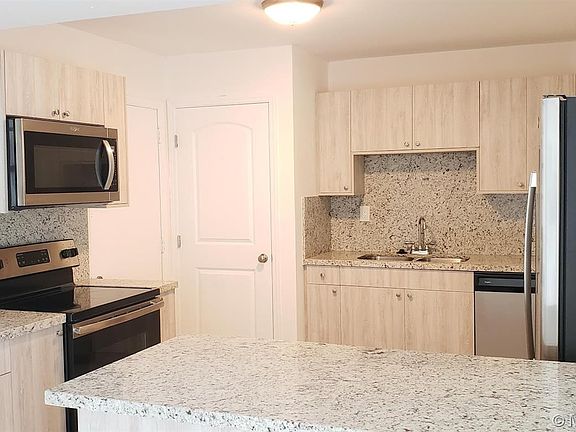 4th image of 9110 Fontainebleau Blvd APT 202