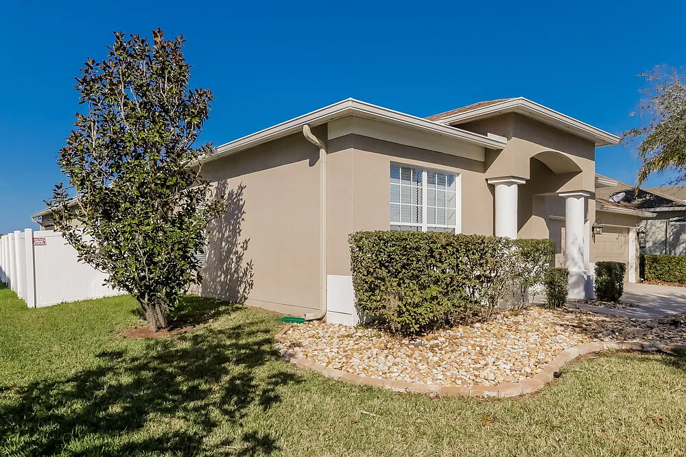 4 bed, 3.0 bath, 2729 sqft, $2,865 — Photo 3