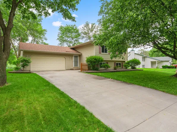 6247 Cavell Ave N, Brooklyn Park, MN 55428