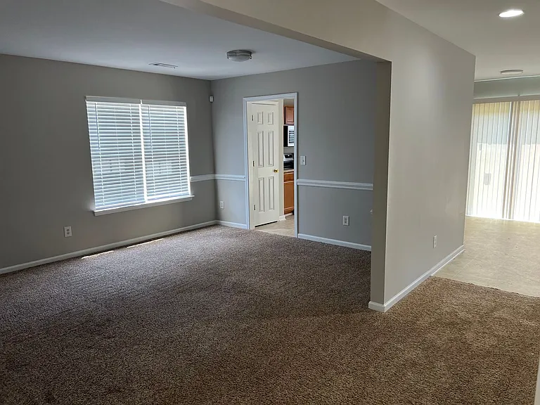 1111 Delander Ln — Photo 3