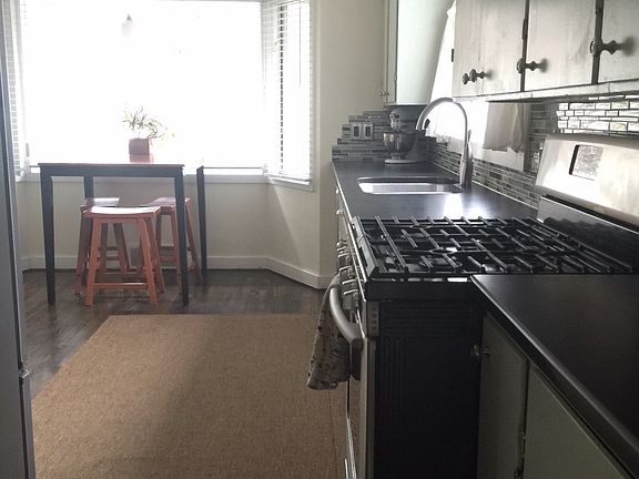 2nd image of 2823 Duchess Dr