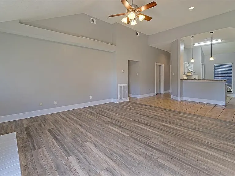 7800 Cornell Dr — Photo 3