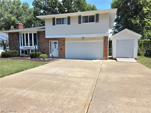 7095 Hoover Dr, Mentor, OH 44060