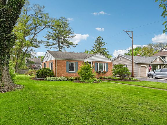 2nd image of 836 Lyford Ln