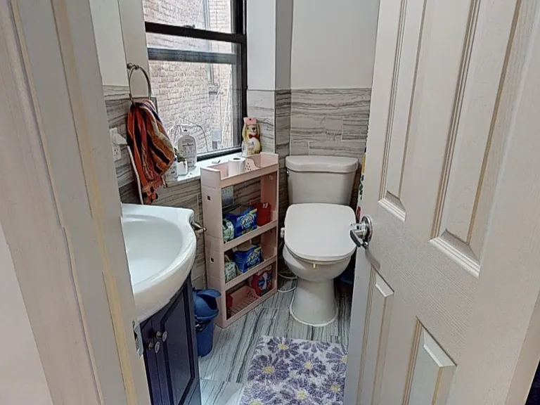 406 W 48th St #4F — Photo 9