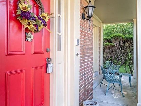 2nd image of 4735 Walther Cir