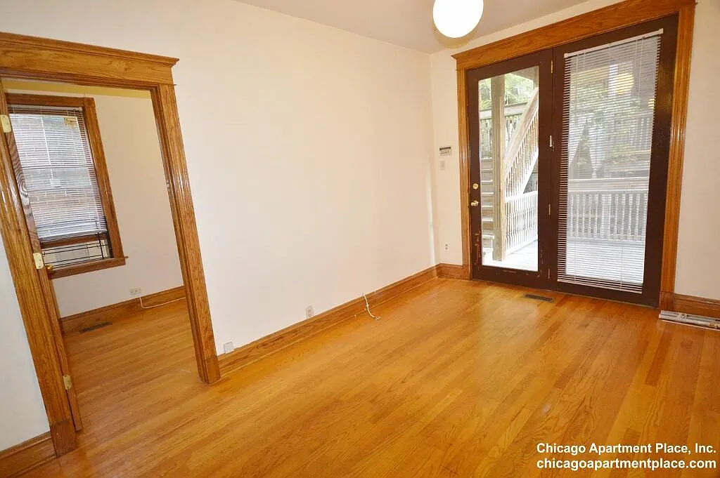 Building Photo - 638 W Drummond Pl #1R