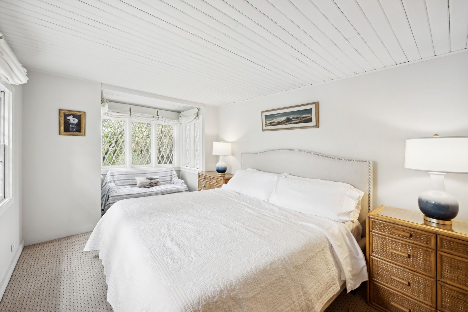  KING SIZED BEDROOM ON MAIN FLOOR