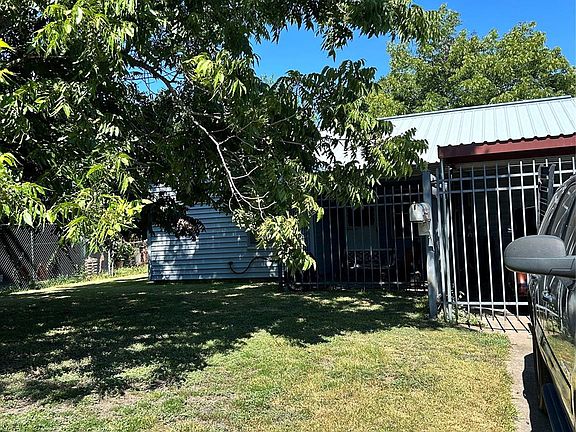 3rd image of 4109 Citadel Ln