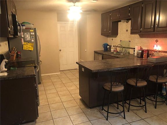 2nd image of 1118 Hilltop Dr