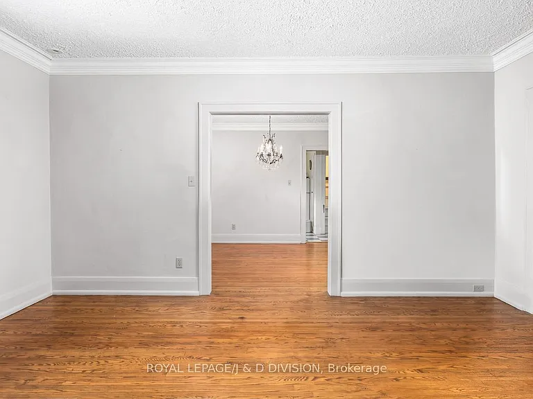 58 Lascelles Blvd — Photo 9