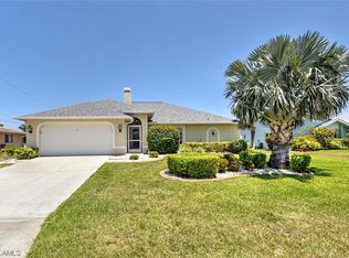 1913 SE 8th Ter, Cape Coral, FL 33990
