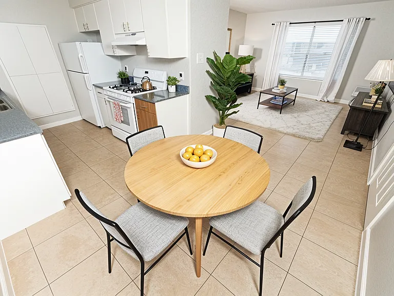 South Point Apartments — Photo 13