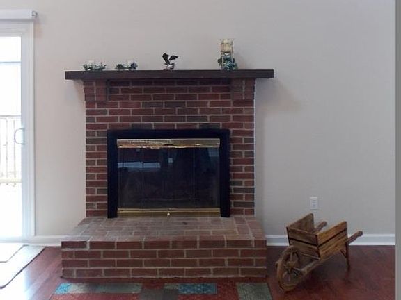 5th image of 438 Jefferson Dr