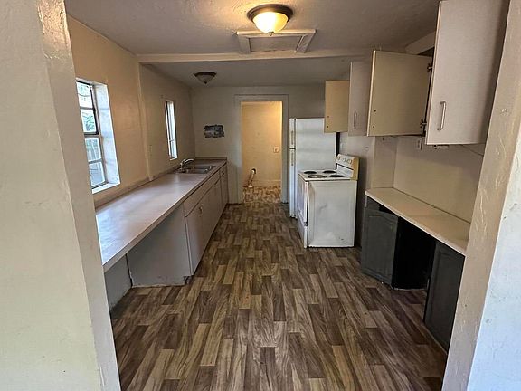 4th image of 2351 3RD Avenue