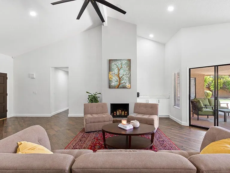 10628 E Cinnabar Ave — Photo 10