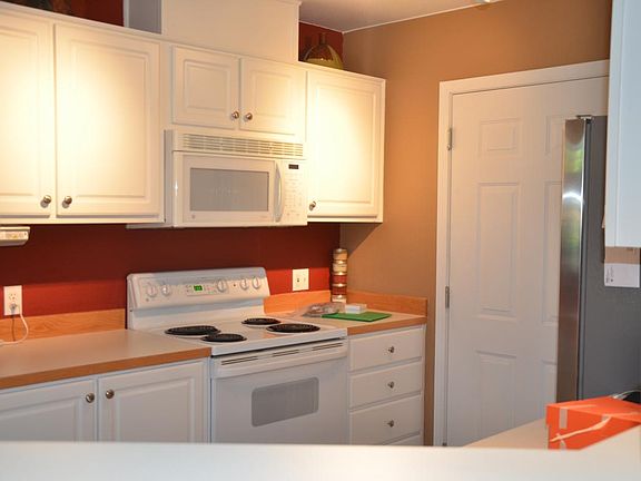 Electric Stove and Built in Microwave