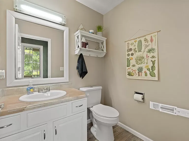 2226 Bluewater Trl — Photo 7