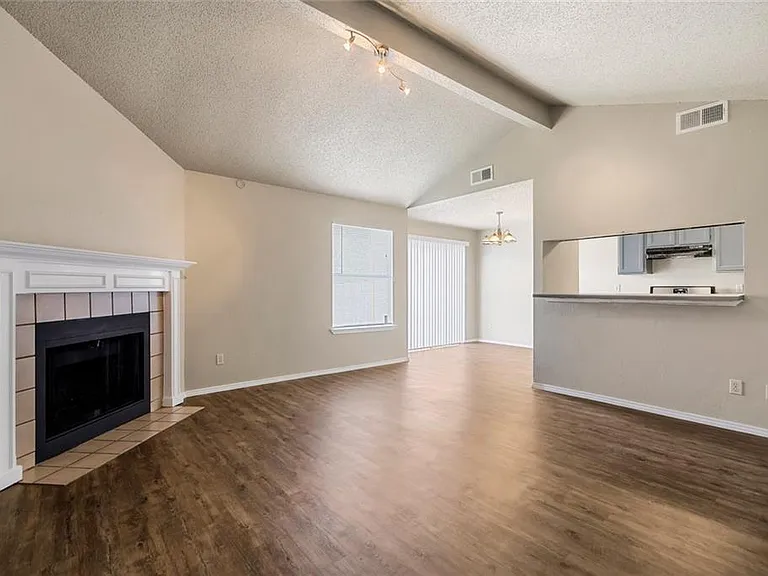1220 Orchard Park Cir — Photo 9
