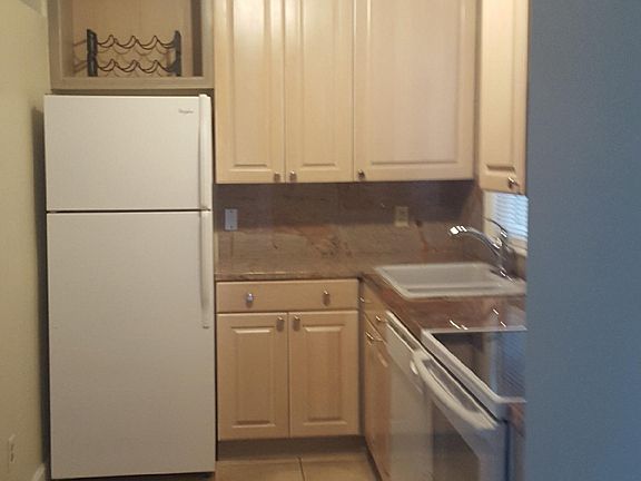 2nd image of 508 Canterbury Ln