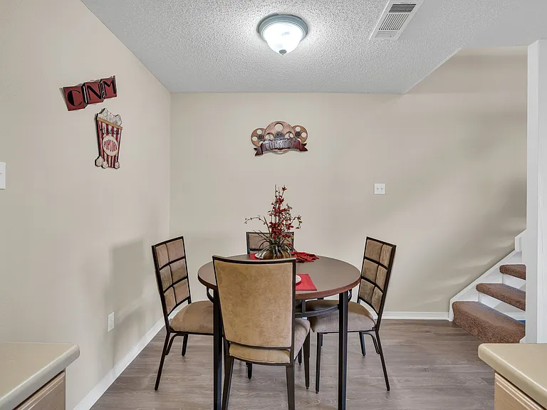 Windsong Apartments — Photo 83