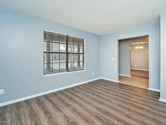 5th image of 3054 Bridgestone Dr