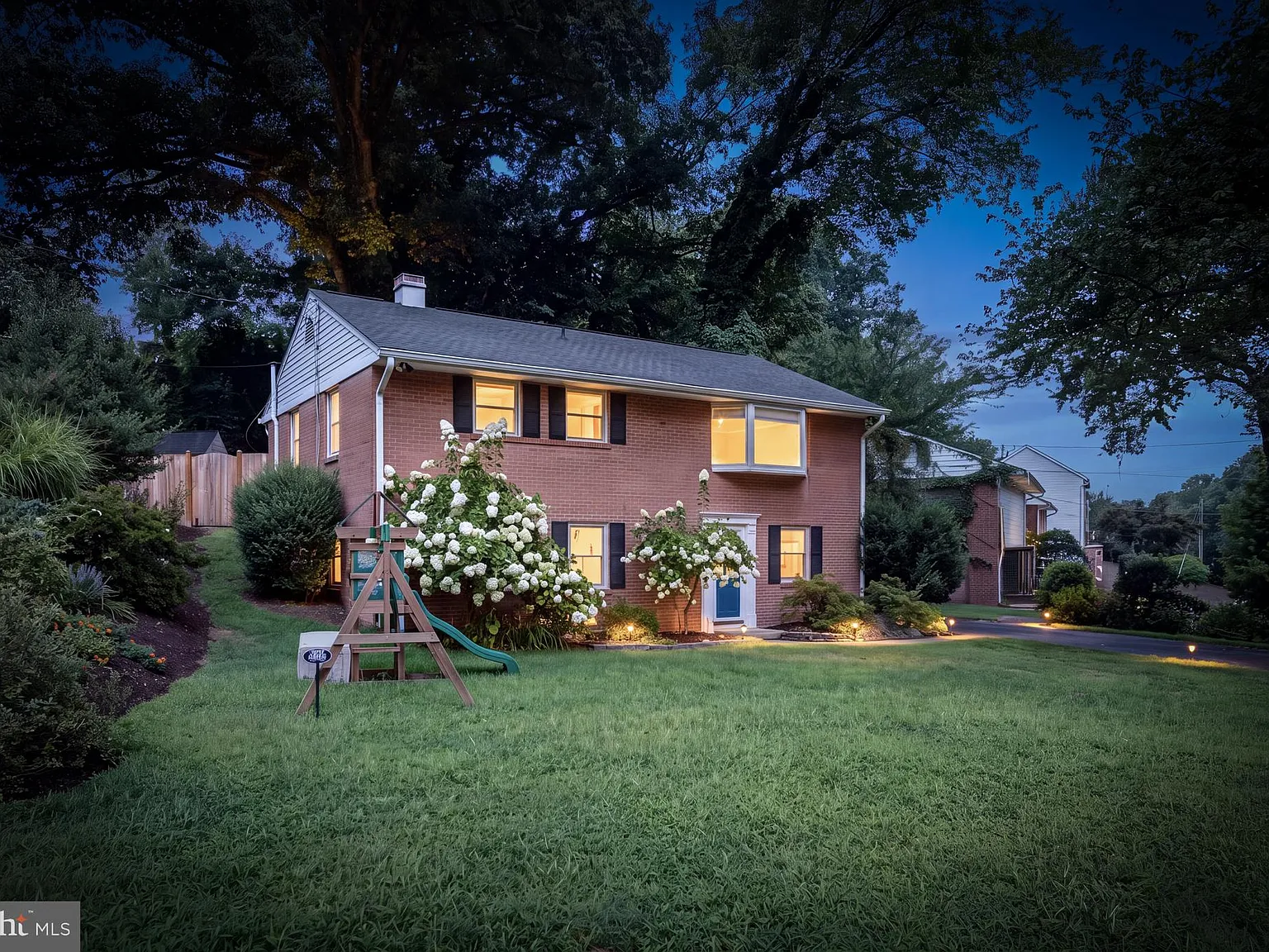 4 bed, 1728 sqft, $3,700 — Photo 1