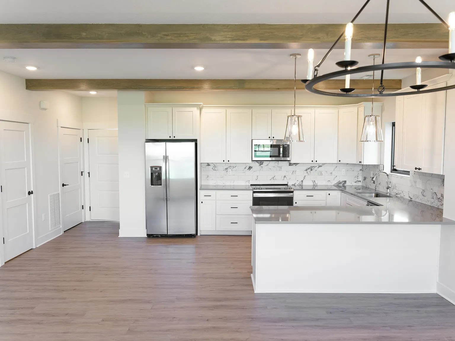 3 bed, 2.5 bath, 1495 sqft, $2,075 — Photo 3