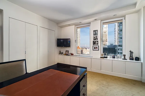 Sold by Compass | media 21