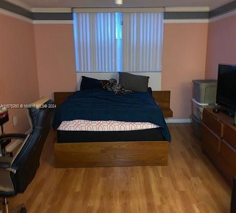 5th image of 1830 N Lauderdale Ave APT 4412