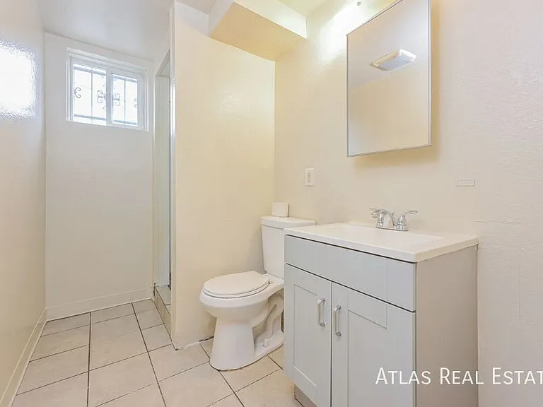 1463 W Byers Pl — Photo 9