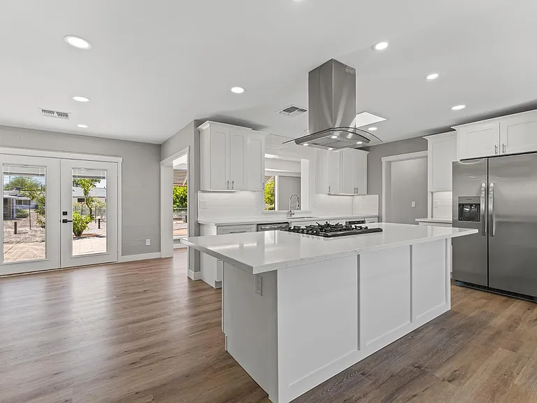 10423 W Monterosa Dr — Photo 5