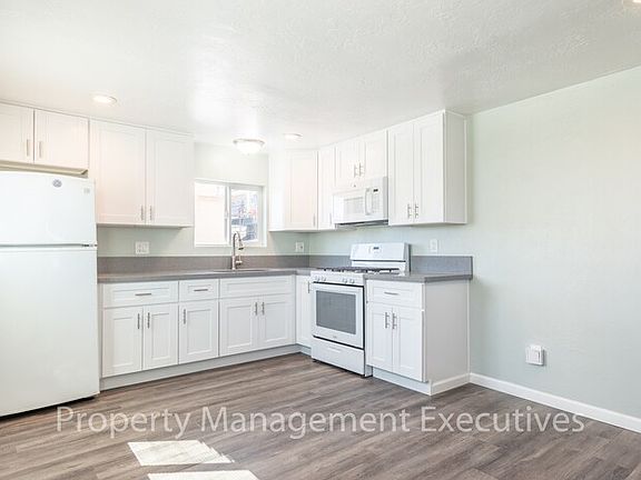 2nd image of 4236 Winona Ave