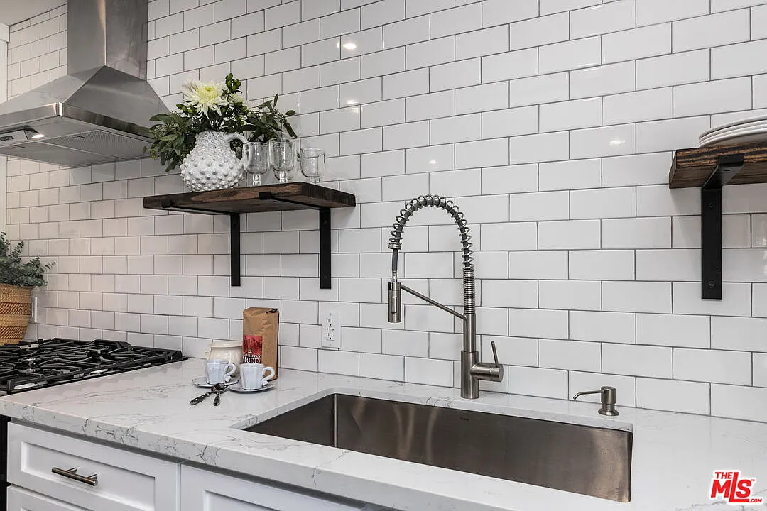 1 bed, 600 sqft, $2,400 — Photo 3