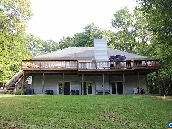 3rd image of 975 Oak Grove Dr