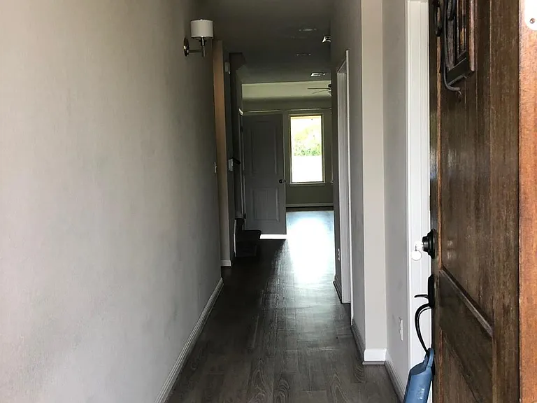 1052 Myrna Bnd — Photo 4