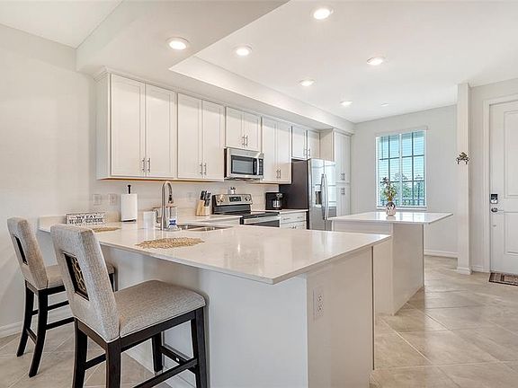 4th image of 12180 Wellen Golf St #205