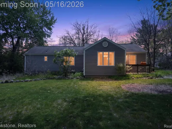 1331 Wolf Ct, East Lansing, MI 48823
