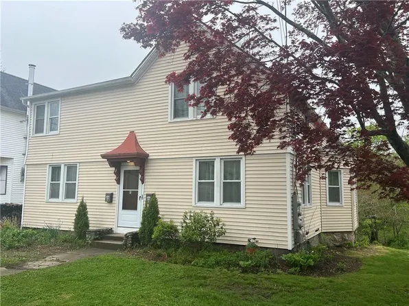 196 Columbia St, South Kingstown, RI 02879