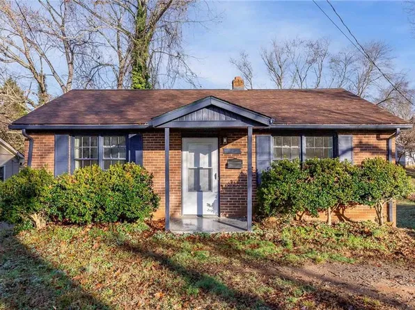 517 W Brookline St, Winston Salem, NC 27127