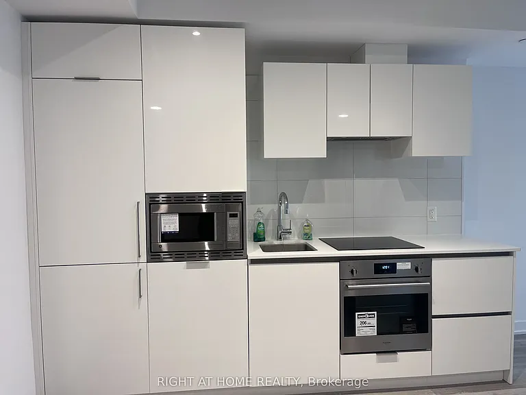 121 Saint Patrick St #411 — Photo 5