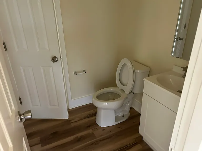 2342 Lake Ave — Photo 9