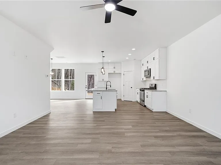 91 Smith And Wesson Way — Photo 19
