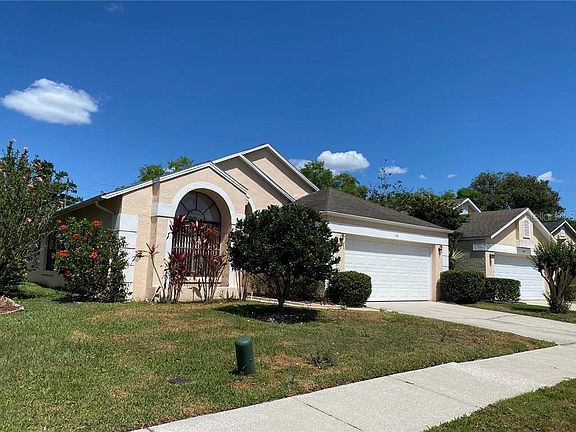 2nd image of 148 Lakebreeze Cir